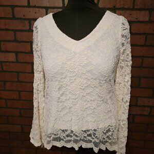 Basically Me Cream colored lace long sleeve top Size SM.
